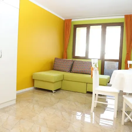 Flora Deluxe Apartmán Burgas City