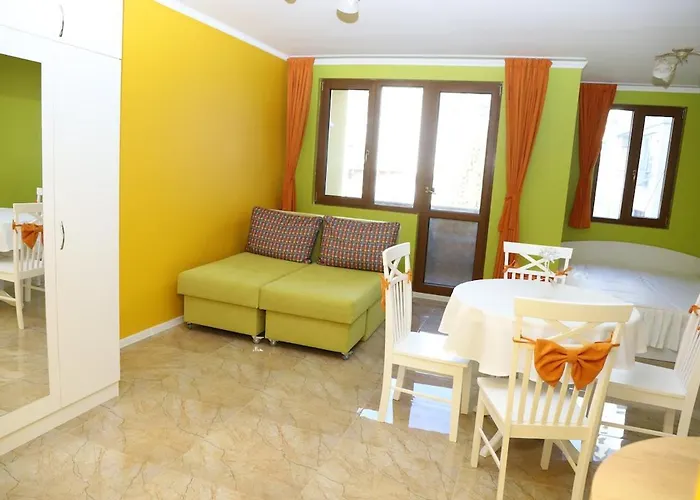 Flora Deluxe * בורגאס