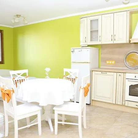 Flora Deluxe Apartamento *