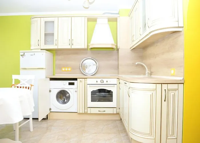 Flora Deluxe Апартамент *